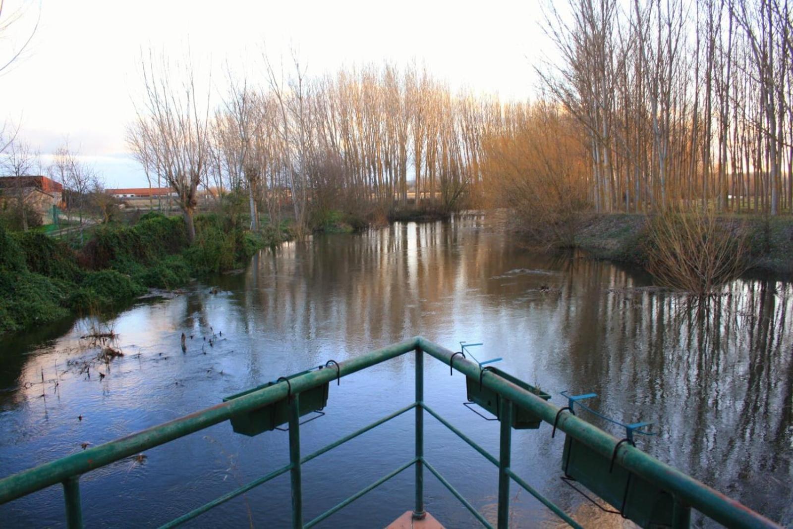 Complejo Oasis Beach Sobre El Rio Huerta  Exterior foto